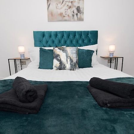 Апартаменты Deluxe 2 Bed York Flat With Gym Sleeps 6 Экстерьер фото