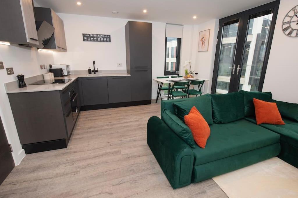 Апартаменты Deluxe 2 Bed York Flat With Gym Sleeps 6 Экстерьер фото