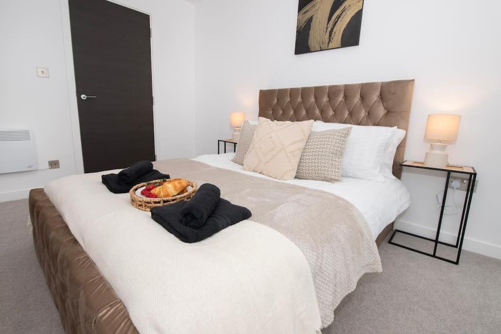 Апартаменты Deluxe 2 Bed York Flat With Gym Sleeps 6 Экстерьер фото