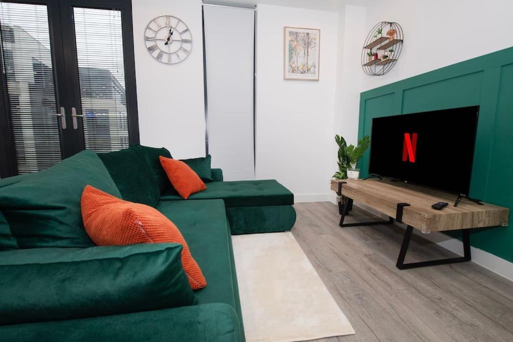 Апартаменты Deluxe 2 Bed York Flat With Gym Sleeps 6 Экстерьер фото