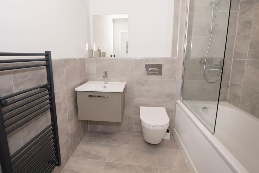 Апартаменты Deluxe 2 Bed York Flat With Gym Sleeps 6 Экстерьер фото